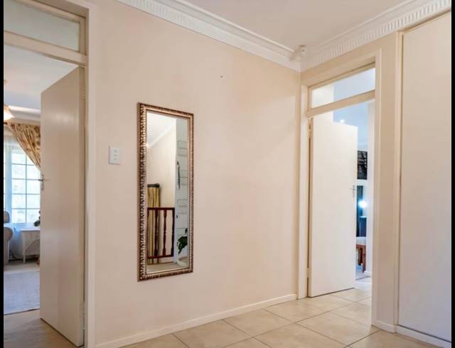 4 BEDROOM TOWNHOUSE TO LET IN HILLCREST CENTRAL